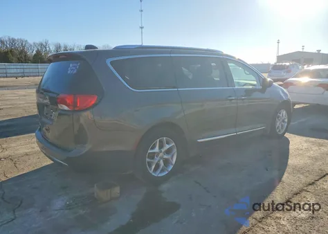 2018 Chrysler Pacifica Touring L Plus z USA, uszkodzony, nr VIN 2C4RC1EG0JR121743